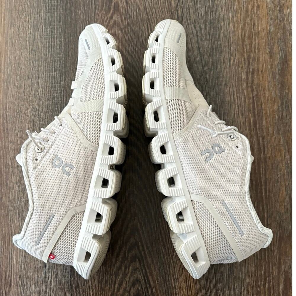 On Running On Cloud 5 Swiss Engineering Sneakers Pearl White Women's Size 9.5. - Picture 5 of 9